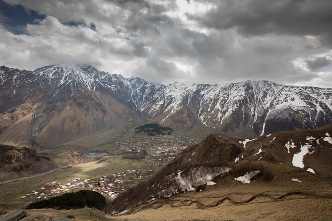 Highlights of Georgia 8 day & 7 night - Tsinandali Estate, Alaverdi Cathedral, and Ananuri at Zhinvali Reservoir