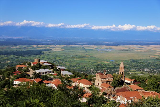 Highlights of Georgia 8 day & 7 night - The Georgian Military Road: Cross Pass, Friendship Monument, Gergeti Trinity, and Gori