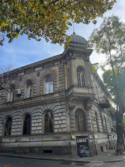 Historical walking tour of Tbilisi - Liberty Square, then your choice: finish early or keep walking on Rustaveli Avenue