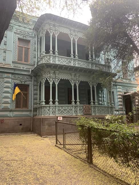 Historical walking tour of Tbilisi - Narikala fortress: the view payoff you will remember