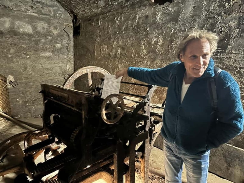 Into the footsteps of Joseph Stalin - Individual tour - Stalin’s trail in two cities: how this half-day tour works