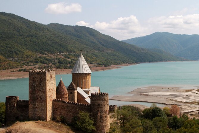 Jvari Monastery, Ananuri, Gudauri, Kazbegi Group & Private Tour - Stepantsminda pause, trekking town energy before the climb to Gergeti