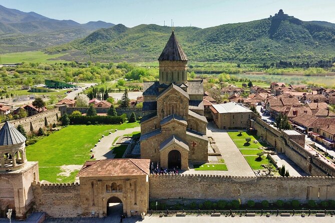 Jvari monastery & Mtskheta - Half day group tour from Tbilisi - Service quality and the English-speaking guide experience