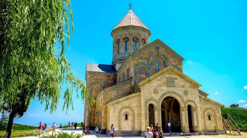 Kakheti: Full-Day Wine & Culture Adventure from Tbilisi - Signaghi, City of Love: cobblestones, walls, and the Caucasus in the background