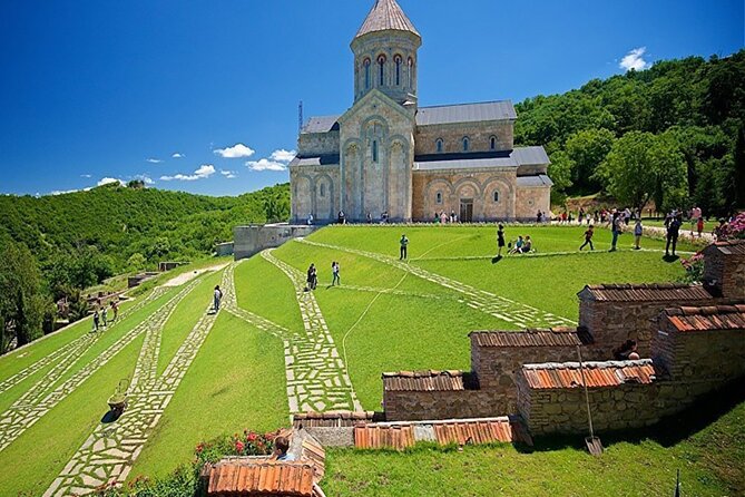 Kakheti Vineyard Lore and Natural Beauty Expedition - Kakheti in one day: wine, monasteries, and hill towns