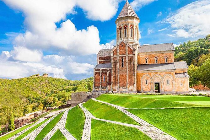 Kakheti Vineyard Lore and Natural Beauty Expedition - From Manavi to Bodbe: tastings, honey, and St. Nino’s pilgrimage site