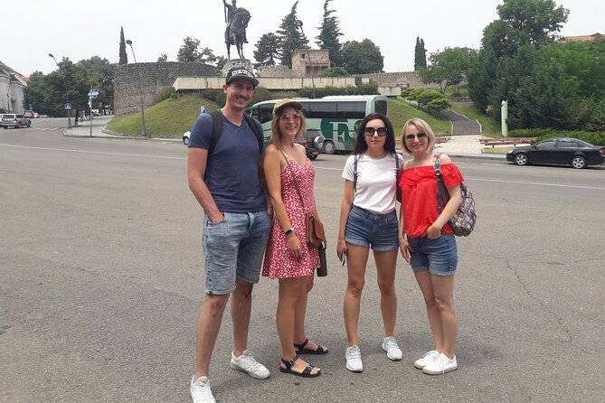 Kakheti wine Tour: Telavi-Kvareli-Signagi and Wine cellars - Lunch and downtime in Signagi: Practical meal time, not just a pause