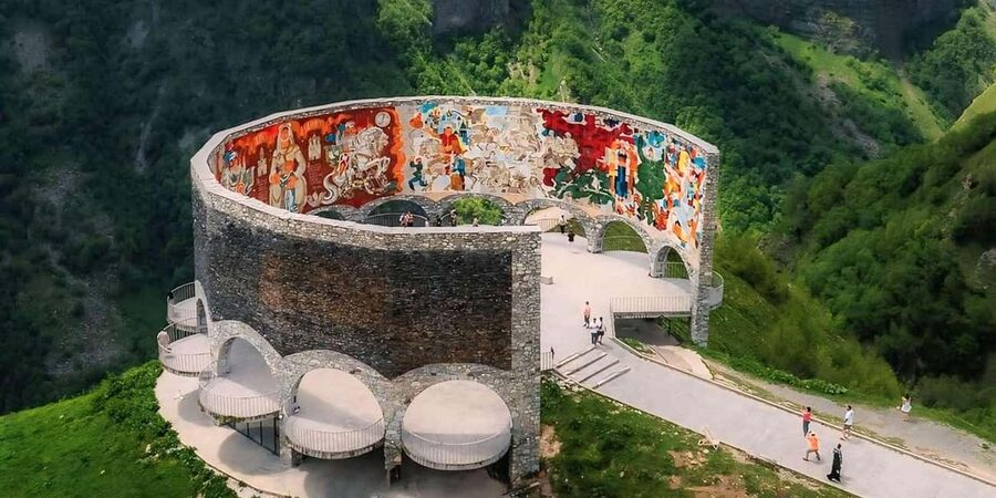 Kazbegi and Gudauri Mountain Area Private Tour From Tbilisi - Zhinvali Water Reservoir: turquoise views with a short, sweet stop