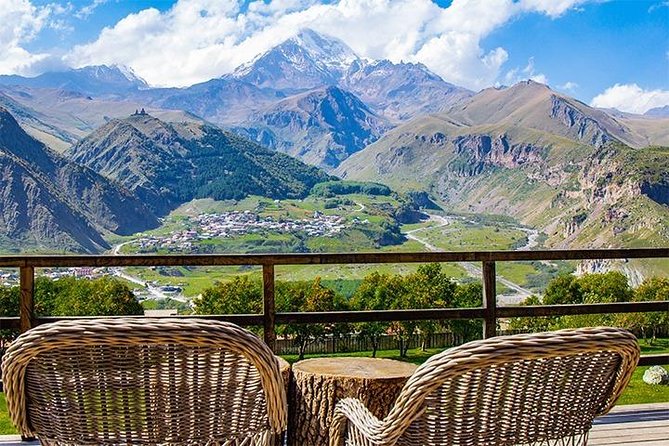 Kazbegi Full-Day Private Tour with Scenic Stops from Tbilisi - Stop-by-stop: from Zhinvali waters to the Gergeti church views