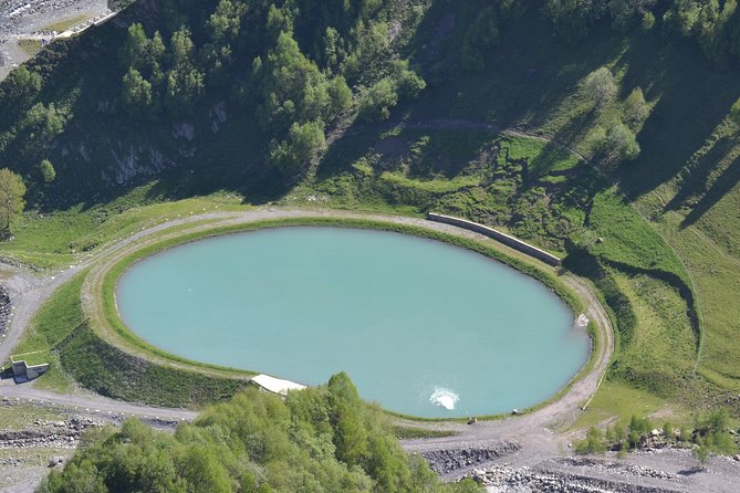 Kazbegi, Gergeti and Ananuri Full Day Tour from Tbilisi - Seaside Park Swimming Pool and Mineral Water Springs: The Weird Little Detour You’ll Remember
