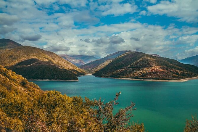Kazbegi Gudauri Ananuri: Full Day Group Tour - Meneso Lunch at Gorda, With Wine Tasting as a Bonus