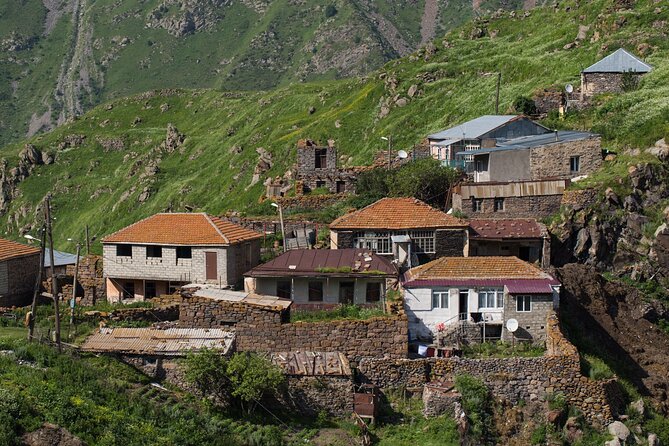 Kazbegi - Half Day Private Tour to Dariali Gorge & Waterfalls - Dariali Gorge Viewpoint: A Short Stop With Serious Scale