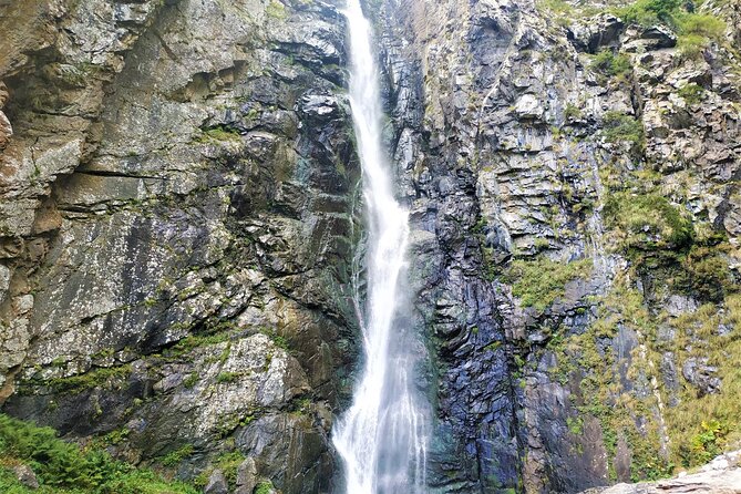 Kazbegi Tour with Gergeti Church, Waterfall Hike & Hidden Gems - Jinvali Water Reservoir and Ananuri Fortified Castle Ensemble