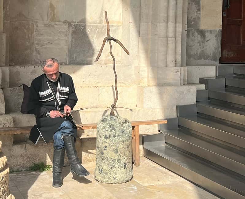 Kutaisi: Bagrati, Gelati, & Motsameta Monastery Guided Tour - Ukmerioni Hill and Bagrati Cathedral: 30 Minutes of Views and 11th-Century Context