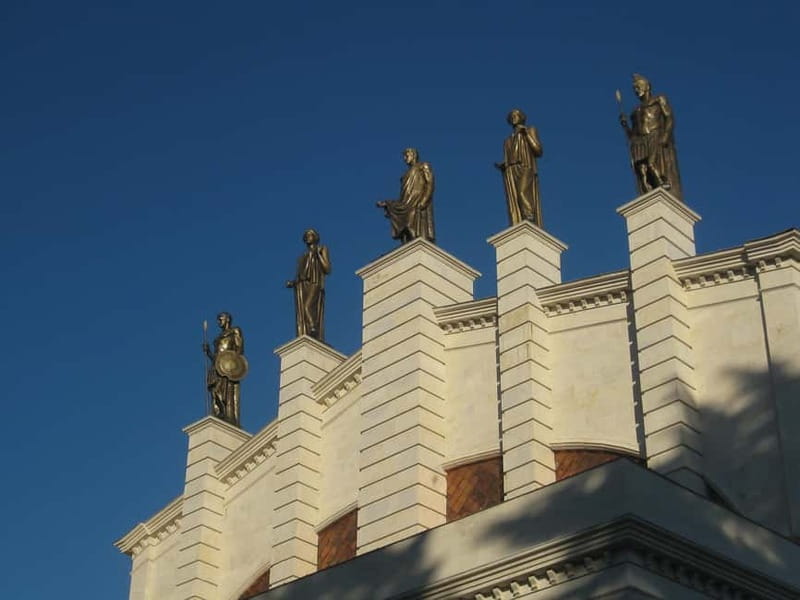 Kutaisi: Cultural Walking Tour - Storytelling style, from Teona to Ana, and how the pacing feels