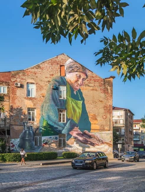 Kutaisi: Historic Walking Tour with Guide, 3 Hours - Key highlights to look for