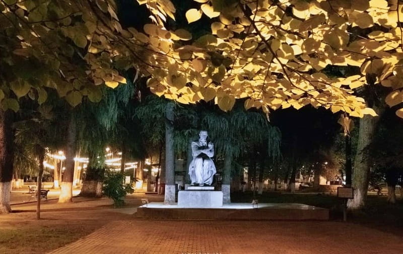 Kutaisi: Historic Walking Tour with Guide, 3 Hours - Starting at the Boulevard Park Colonnade and Colchis Fountain