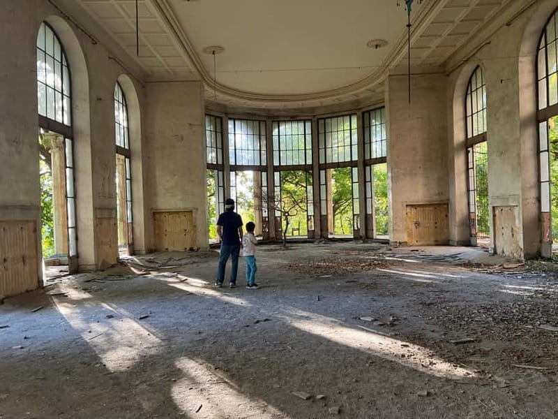 Kutaisi: Tskaltubo Abandoned Soviet-Era Spas Tour - The nearby abandoned bathhouse: short stop, good atmosphere
