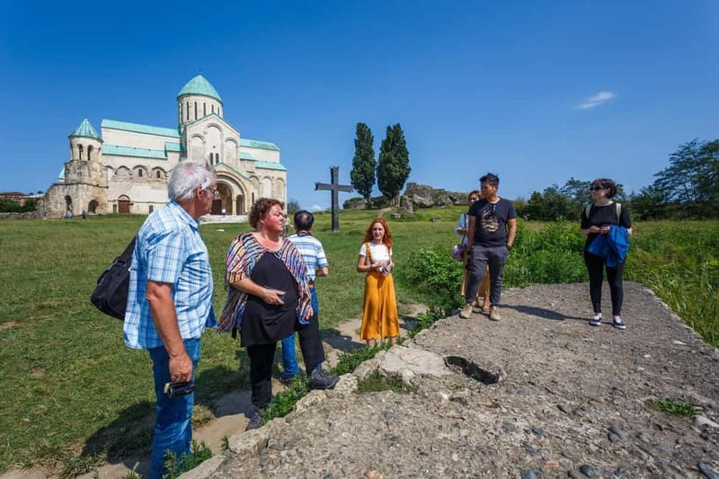 Kutaisi, Wine & Dine - group tour around the city - Kutaisi city-center walk: Central Park to the Mon Plasir arch