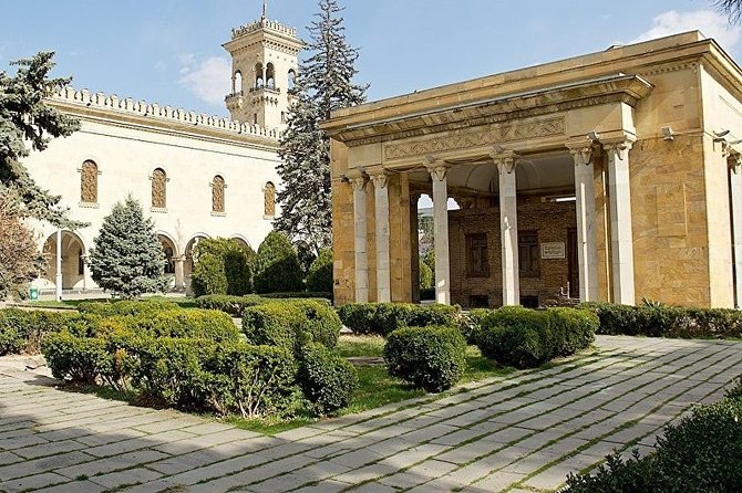 Mtskheta, Jvari, gori, uflistsikhe, history and panorama (Private tours) - Svetitskhoveli Cathedral: Pillar of Life-Giving and major relic traditions