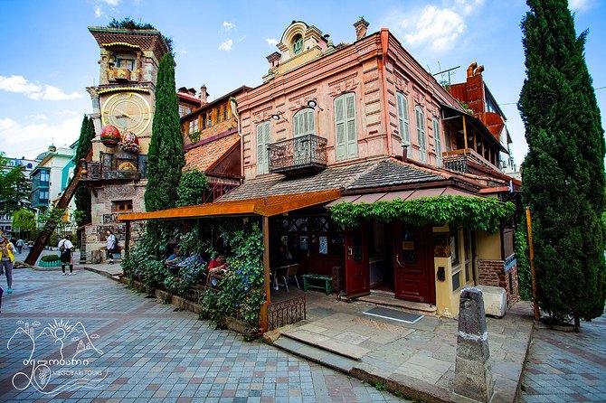 Old Tbilisi & Mtskheta. Private tour from Kutaisi - Surami Nazuki: The 10-Minute Stop You Will Actually Remember