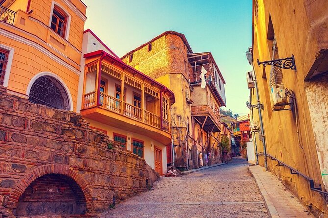 Old Tbilisi Tour: Private Walking Tour With Wine Tasting - Abanotubani and the sulfur springs, plus the bath district atmosphere