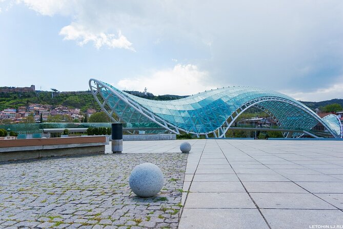 Old tbilisi walking tour & wine tasting - Legvachtahvi Gorge: The Fig Gorge and a Waterfall in the Middle of the City