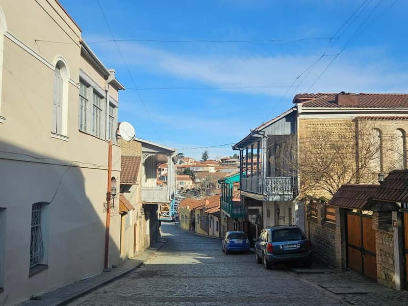 One-day tour in Kakheti with a guide and free wine tasting - Badiauri food stop: Shoti bread and cheese first