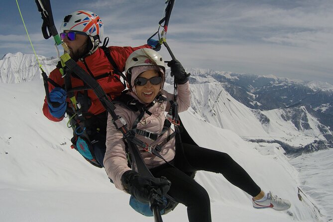 Paragliding tandem flights in Georgia - How the experience supports beginners and repeats: who should book