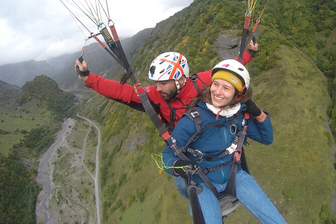 Paragliding tandem flights in Georgia - The tandem flight itself: smooth rides, soft landings, and fewer stress points