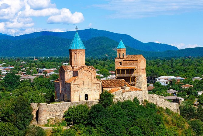 Private 4 days Food & Wine and Sightseeing tour to Kakheti, Kazbegi, Mtskheta. - Day 3: From Ananuri and Gudauri to Gergeti, Waterfalls, and Khinkali