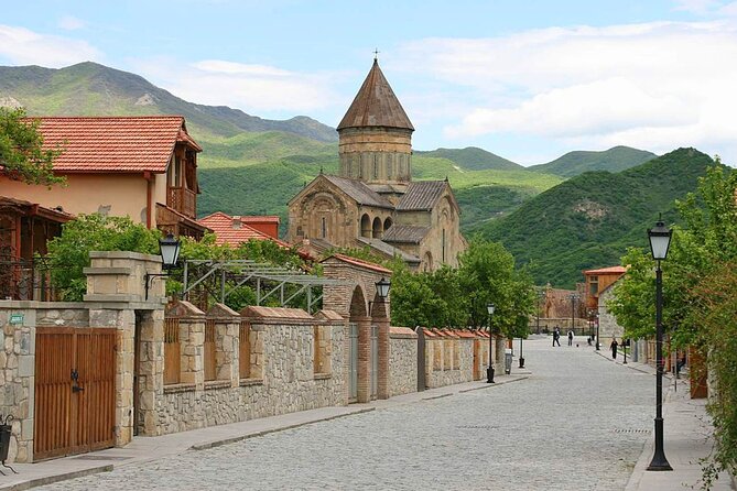 Private Adorable City Tour of Tbilisi - Svetitskhoveli Cathedral: A Landmark Built to Last