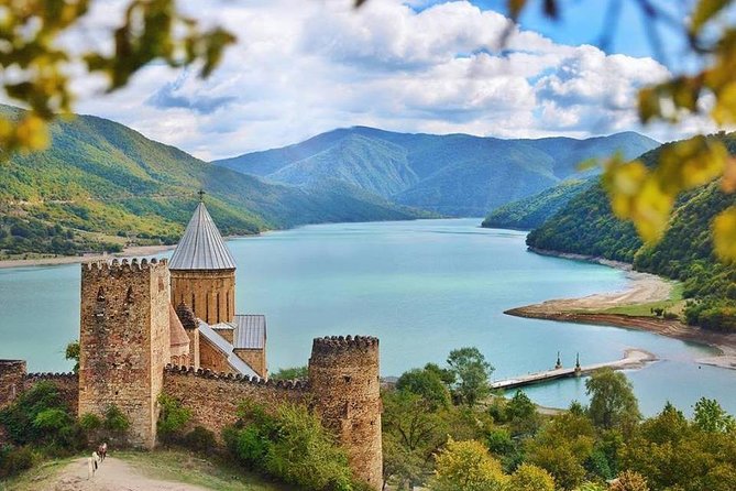 Private day tour in Kazbegi (Stepantsminda) - Quick hits before you go