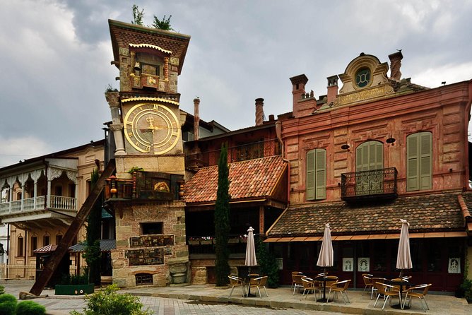 Private Day Tour - Old Town Tbilisi - Sulfur baths, markets, and the streets where you actually snack