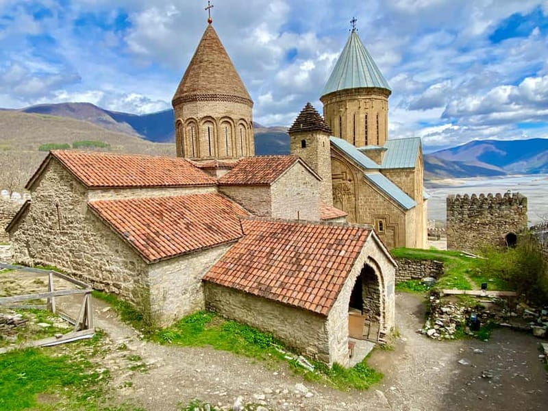Private day trip to Stepantsminda, Kazbegi Mountains & Sno - Food on a Long Mountain Day: The Pasanauri Khinkali and Picnic Logic