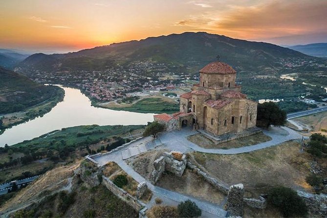 ️Private Full-Day Tour to Mtskheta and Kazbegi(stepantsminda) from Tbilisi - Jvari Church: The 6th-Century Outlook Over Two Rivers