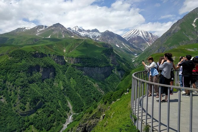 Private Kazbegi Tour: Gergeti, Ananuri & Scenic Views - Gudauri Ski Resort: Fresh Air and Panorama Viewing Time