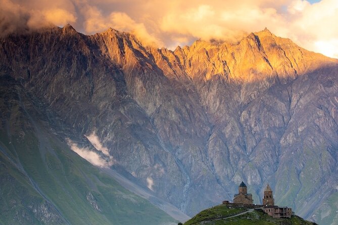 Private Kazbegi Tour: Gergeti, Ananuri & Scenic Views - Ananuri Fortified Castle Ensemble: Medieval Walls and Tower Time
