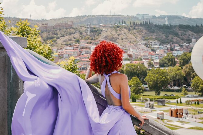Private Tbilisi Flying Dress Photoshoot - Dress Choice Plus Assistant Help: Why That Matters for Real Photos
