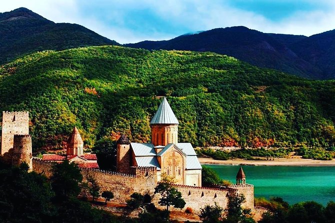 Private Tour Ananuri-Kazbegi-Gudauri - What to wear and pack for a mountain day