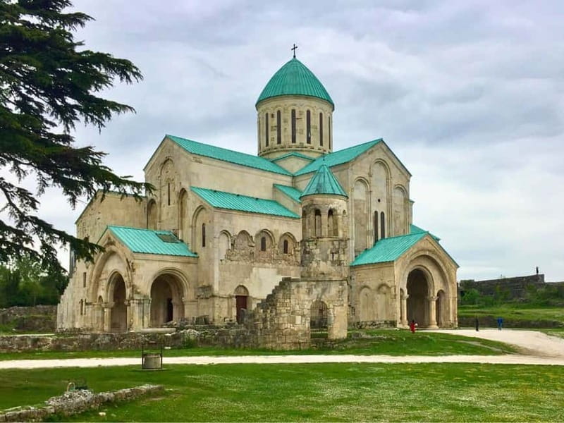 Private tour from KUTAISI: Bagrati, Gelati and Motsameta - Meeting Point at Gelati St, and How to Avoid the Usual Map Headache