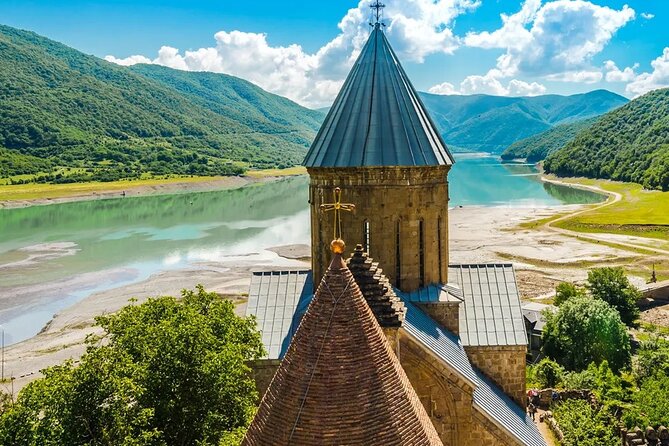 Private Tour from Tbilisi to Kazbegi and Gudauri - Zhinvali Dam: Turquoise Water and Viewpoints That Don’t Need a Big Hike