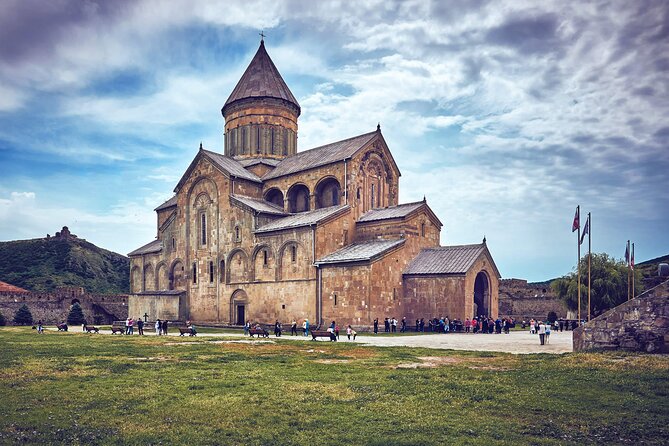 Private Tour in Mtskheta , Jvari and Tbilisi - Stop 5: Old Town Tbilisi, Fort Views and Sulfur Baths Nearby