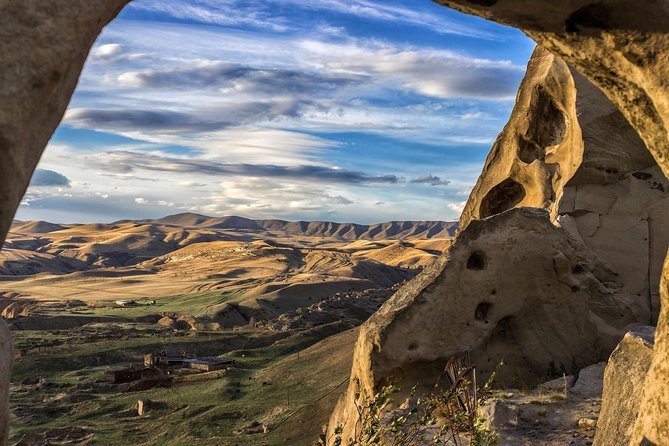 Private Tour to Mtskheta Stalin Museum Uplistsikhe Caves - Uplistsikhe cave town: carved spaces and big echoes