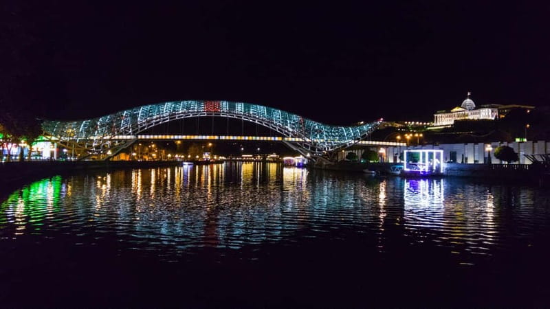 Tbilisi: 2-hours Midnight Express Guided Tour - A 2-hour night walk that helps you get your bearings fast