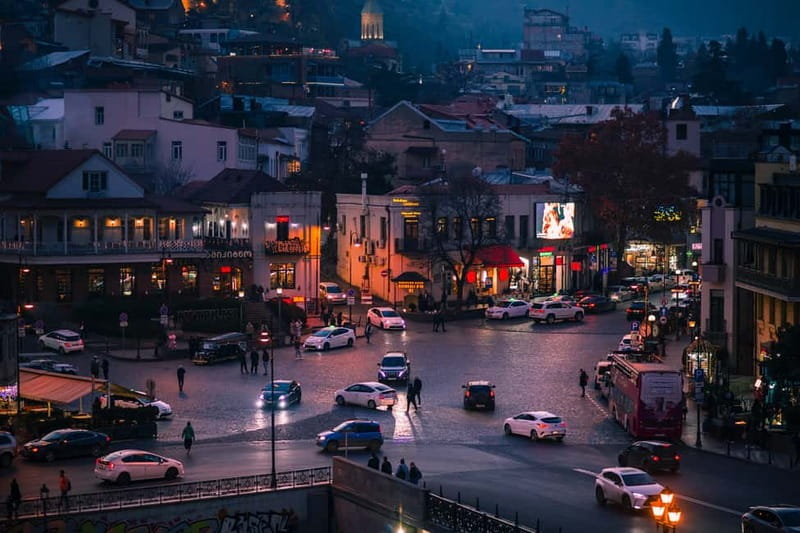 Tbilisi: 2-hours Midnight Express Guided Tour - Liberty Square to Old Town: where the walk turns more local