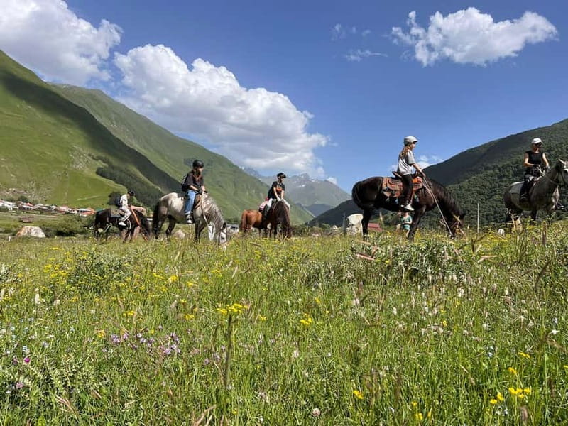 Tbilisi:3-Day Tour to Gudauri and Kazbegi with hotel pick up - The arrival rhythm: Rooms Hotel Kazbegi and Carpe diem Gudauri