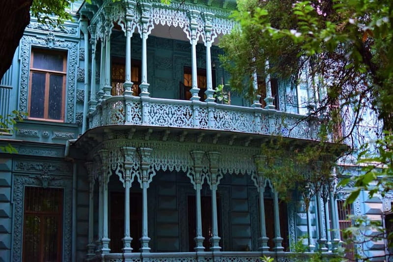 Tbilisi: Alternative Guided Walking Tour with Wine & Snacks - Key Reasons This Tour Feels Like Tbilisi, Not a Brochure
