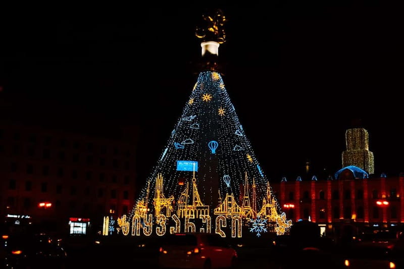 Tbilisi at Night: 2-Hour Express Guided Tour With Tastings - The tastings: local wine, Georgian food, and sweet stops