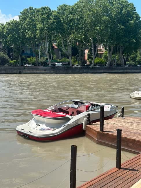 Tbilisi Boat Tour: Private Exciting Boat Trip in Old City - Snacks, wine, and the one practical booking lesson